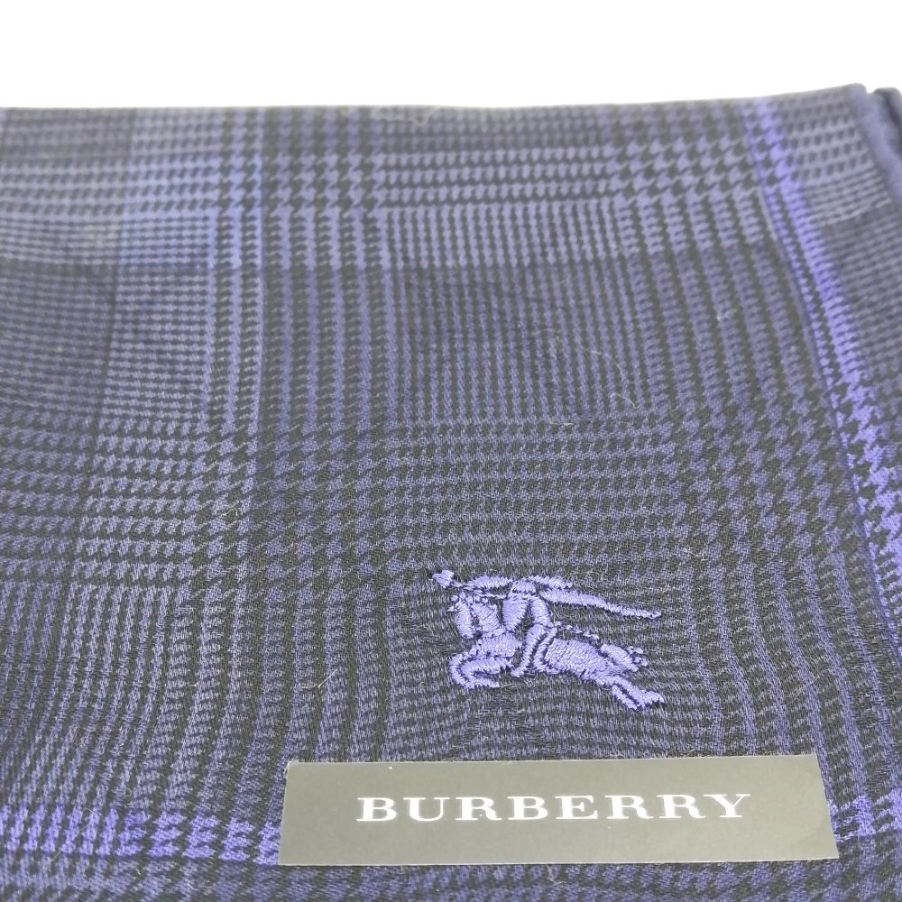 S 後夜祭♪全品P10倍メール便対応OK 売れ筋 限定1枚 未使用ハンカチ BURBERRYバーバリーハンカチ ネイビー系 re-st-10026877 服飾雑貨 リスト サンプル画像2