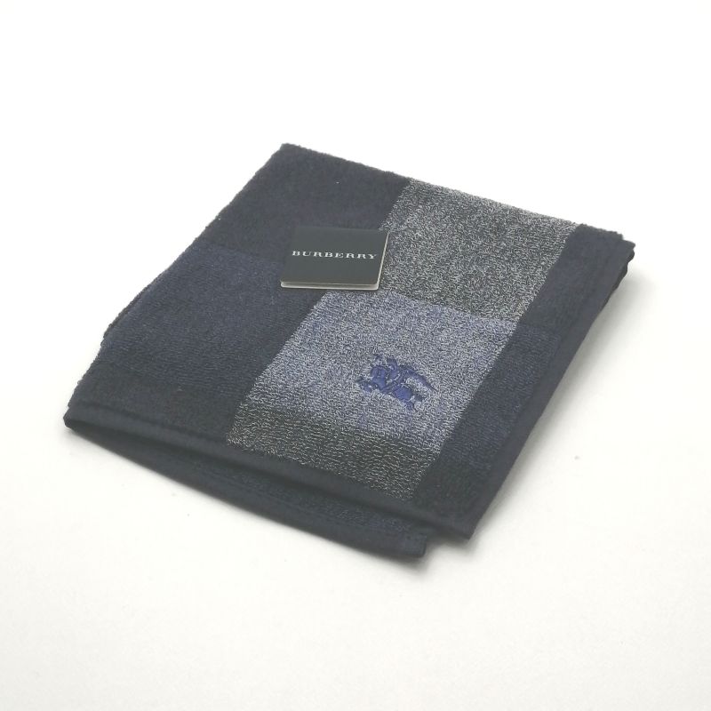 当店でのお買物でSPUトータルP10倍～♪メール便対応OK【売れ筋】【未使用ハンカチ】BURBERRYバーバリータオルハンカチ【ネイビー系】