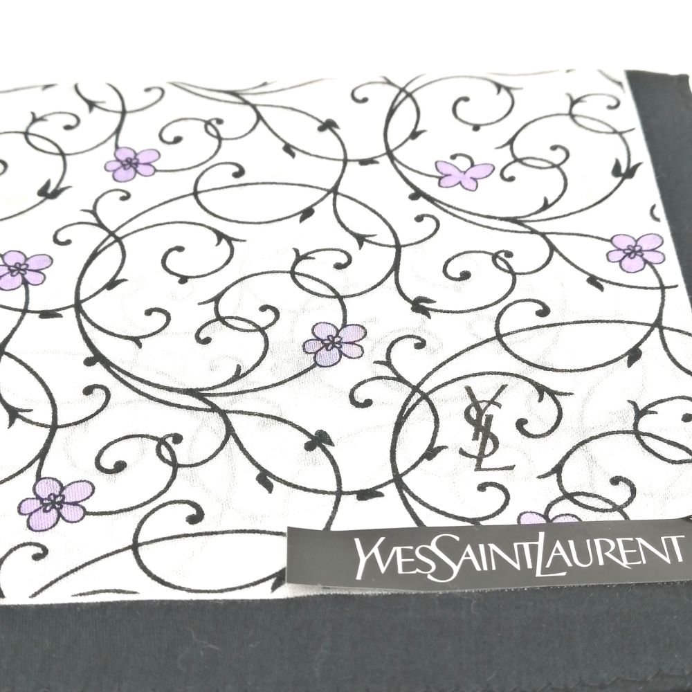 メール便対応OK【売れ筋】　【未使用ハンカチ】YVESSAINTLAURENTイヴサンローランハンカチ【ホワイト系】