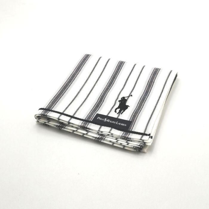 商品情報素材/カラー綿/ホワイト系サイズ/寸法縦x横…約49x50（センチ）※多少の誤差はご了承下さいませ。ランクN下記をご参照くださいませ。商品説明※未使用品のみの販売となりますが、納品時の折り畳み方がそれぞれ異なります。納品時の状態での発送となり、畳みシワがありますことをご理解、ご了承の程、宜しくお願い致します。※付属品はつきません。ご了承くださいませ。注意※洗濯は、お近くのクリーニング専門店を推奨します。※当店は、ラッピングサービスは行っておりません。予めご了承くださいませ。※配送日時指定はできません。●お急ぎの場合は、宅急便（別途送料がかかります）も受け付けております。●代金引換も承っております。（別途、送料と代金引換手数料がかかります）※ご購入の前に、お問い合わせ欄より宅急便を希望の旨、ご連絡くださいます様、宜しくお願い致します。会社概要の、返品・中古品に関しましてを必ずご確認頂き、ご注文頂きます様、お願い致します。ランク表N…未使用品S…数回程度の使用で、汚れ等がない極美品SA…使用感・汚れが少なく、綺麗なお品A…使用感・汚れ・小キズは若干ありますが、状態良好なお品AB…多少、使用感・汚れはありますが、通常使用には問題ないお品B…使用感・汚れはありますが、通常使用には問題ないお品BC…使用感が多くみられる商品ですが、ご使用には問題の無いお品C…かなり使用感・汚れがあり、場合によっては、お直しが必要なお品J…難有のお品（ジャンク品）メール便対応OK【売れ筋】【未使用ハンカチ】POLORALPH LAURENポロラルフローレンハンカチ【ホワイト系】 バーバリーのハンカチも続々展開中♪ 人気ブランド♪ポロラルフローレン ベースホワイト系です。素敵なストライプデザイン♪このご時世、衛生面においても気になりますよね…1枚あれば、エアタオル、ペーパータオルの使用に抵抗ある方や、応急用マスクとして口に当てることにも抵抗なし(^^)/このご時世ならではの必須アイテムの一つ( ｀ー´)ノこの機会に是非どうぞ(^O^)／※未使用品のみの販売となりますが、納品時の折り畳み方がそれぞれ異なります。納品時の状態での発送となり、畳みシワがありますことをご理解、ご了承の程、宜しくお願い致します。※付属品はつきません。ご了承くださいませ。 ストライプデザイン(*^^*) ベースホワイトカラー(^^)/ 安心の日本製です ラルフ好きな方 白系をお探しの方 タオルハンカチをお探しの方 ご来店、誠に有難うございます。 服飾雑貨リスト　店長高橋です。 10月…去年の季節外れの暑さは何だったんでしょうか… 朝晩はかなり冷え込み、毛布をかけないとさすがに寒いです… 日々の体調管理は徹底しなければなりませんね(^^;) 日本を支えるビジネスマンの皆さま、日々の激務、本当にお疲れ様です ^^) _旦~~ さて、ほとんどの企業様はクールビズ終了で、移行期間に入るかと思います。 ブランド品は（ネクタイもそうですが…）価格がかなり上がってる印象です。 ネクタイの準備はできていますか？ 中古も相場は上がりつつありますが、当店はなんとか価格帯を維持しつつ 様々なブランドを取り扱っていきたいと思います。 中古品は基本1点ものです。見つけた時が買い時♪ぜひ一度ご覧下さいませ。 ちょこっとPR(*^^)v 楽天トップページ検索窓より、【中古ネクタイ】と入力 （【】スペース不要）すれば、当店のネクタイがズラッと出ます(^^)/ 3日〜7日以内にお届け1