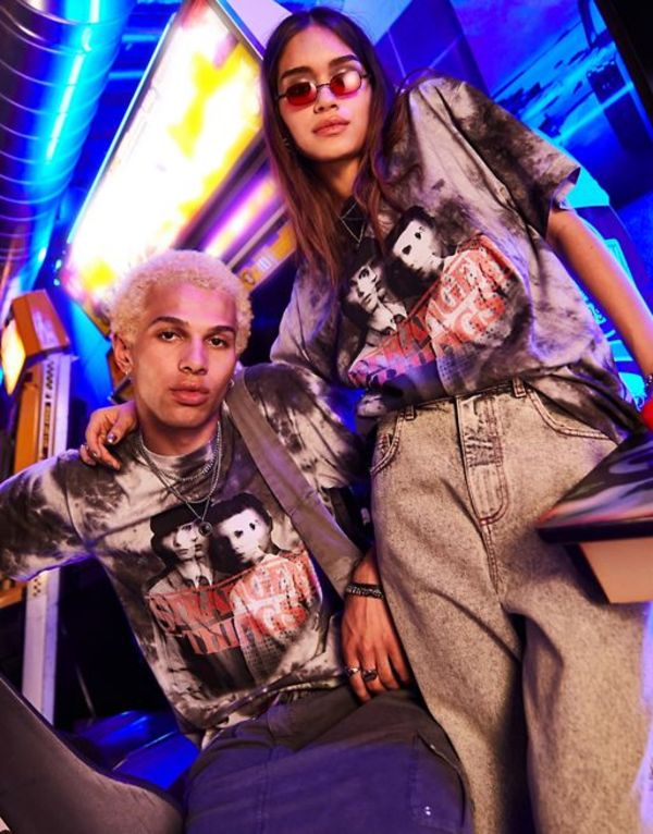 リクレイム ヴィンテージ レディース Tシャツ トップス Reclaimed Vintage x Stranger Things unisex t-shirt in mono with warped Mike & Eleven logo print Multi