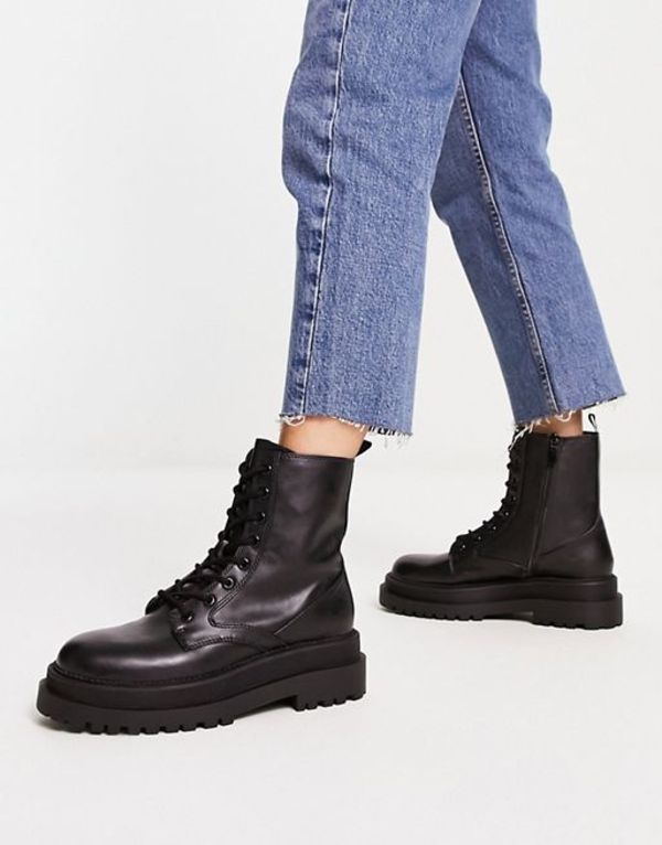 【送料無料】 ストラディバリウス レディース ブーツ・レインブーツ シューズ Stradivarius lace up chunky boot in black Black