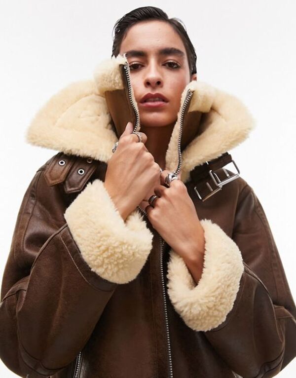 【送料無料】 トップショップ レディース ジャケット・ブルゾン アウター Topshop faux suede shearling zip front oversized aviator jacket with double collar detail in tan TAN