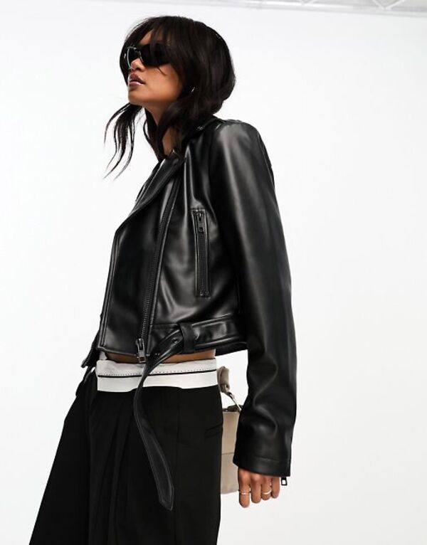 【送料無料】 エイソス レディース ジャケット・ブルゾン アウター ASOS DESIGN faux leather shrunken moto jacket with belt in black Black