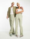 【送料無料】 コルージョン レディース カジュアルパンツ ボトムス COLLUSION Unisex linen slouchy straight leg pants in light green LIGHT GREEN