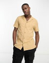 【送料無料】 ニュールック メンズ シャツ トップス New Look textured camp collar shirt in tan Tan