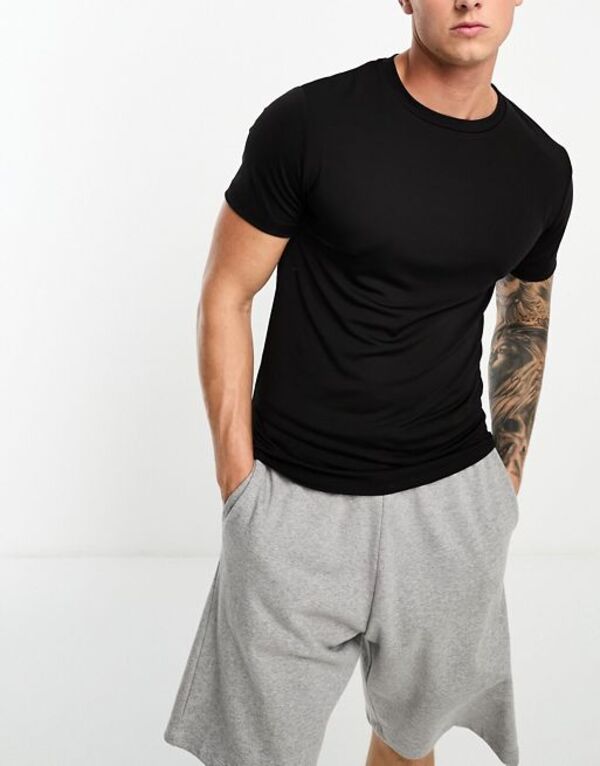 【送料無料】 エイソス メンズ Tシャツ トップス ASOS 4505 icon muscle fit training t-shirt with quick dry in black Black