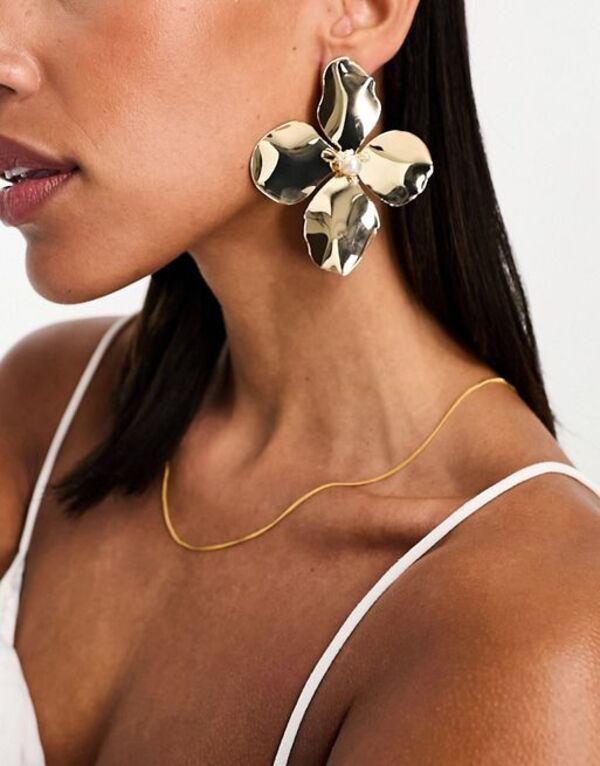 エイソス 【送料無料】 エイソス レディース ピアス・イヤリング アクセサリー ASOS DESIGN stud earrings with oversized floral design in gold tone Gold