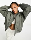 【送料無料】 ウィークデイ レディース ジャケット ブルゾン アウター Weekday Lui super oversized bomber jacket in khaki Khaki