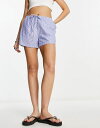  ウィークデイ レディース ハーフパンツ・ショーツ ボトムス Weekday Tia shorts in blue and white stripe Stripe