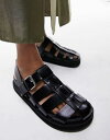 yz gbvVbv fB[X T_ V[Y Topshop Bea chunky fisherman sandals in black Black