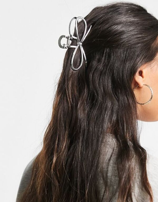  デザインビーロンドン レディース ヘアアクセサリー アクセサリー DesignB London bow detail hair claw in silver Silver