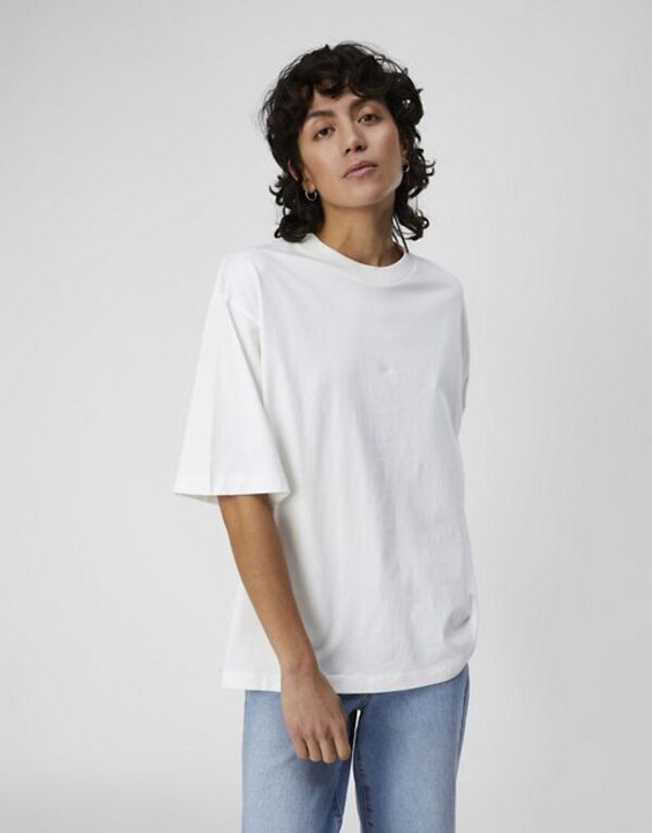 yz IuWFNg fB[X TVc gbvX Object oversized t-shirt in white Cloud Dancer