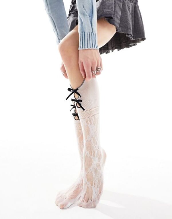 yz NC Be[W fB[X C A_[EFA Reclaimed Vintage cut out socks in white with black bows WHITE