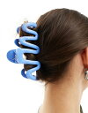  モンキ レディース ヘアアクセサリー アクセサリー Monki wavy swirl hair claw clip in blue Blue