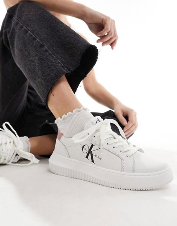【送料無料】 カルバンクライン レディース スニーカー シューズ Calvin Klein Jeans leather chunky cupsole monogram sneakers in multi Bright White