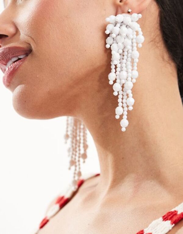 エイソス 【送料無料】 エイソス レディース ピアス・イヤリング アクセサリー ASOS DESIGN drop earrings with waterfall bead detail in white White