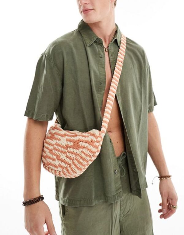 【送料無料】 エイソス メンズ ショルダーバッグ バッグ ASOS DESIGN crochet cross body bag in orange and ecru Multi