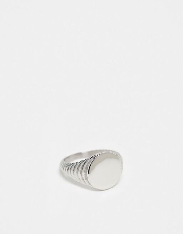 ■ブランド ASOS DESIGN (エイソス)■商品名 ASOS DESIGN waterproof stainless steel round signet ring with embossing in silver tone■商品は海外よりお取り寄せの商品となりますので、お届けまで10日-14日前後お時間頂いております。 ■ブランド・商品・デザインによって大きな差異がある場合があります。 ■あくまで平均的なサイズ表ですので「目安」として参考にしてください。 ■お届けの商品は1枚目のお写真となります。色展開がある場合、2枚目以降は参考画像となる場合がございます。 ■只今、一部を除くすべて商品につきまして、期間限定で送料無料となります。 ※沖縄・離島・一部地域は追加送料(3,300円)が掛かります。