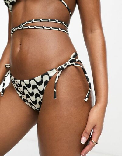 【送料無料】 アンドアザーストーリーズ レディース ボトムスのみ 水着 & Other Stories 3 piece tie side bikini briefs in wavy print Black and white 【送料無料】 アンドアザーストーリーズ レディース ボトムスのみ 水着 & Other Stories 3 piece tie side bikini briefs in wavy print Black and white