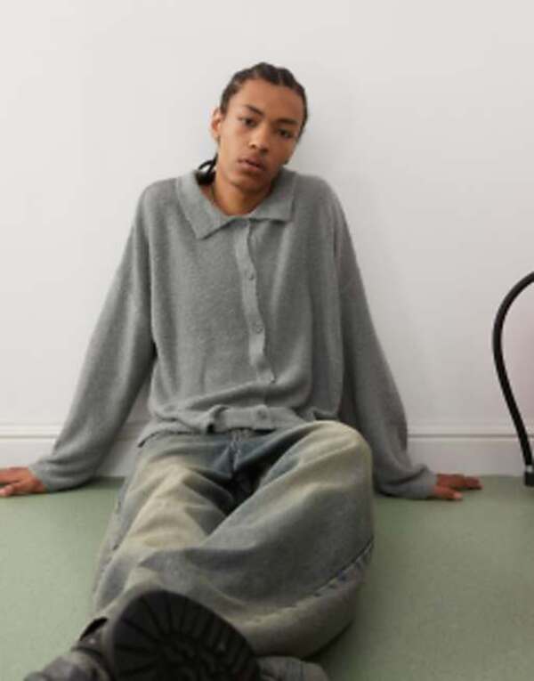 【送料無料】 リクレイム ヴィンテージ メンズ カーディガン アウター Reclaimed Vintage polo cardigan in charcoal Charocal