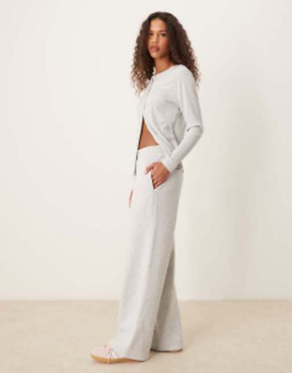 【送料無料】 ミスセルフフリッジ レディース カジュアルパンツ ボトムス Miss Selfridge wide leg sweatpants in heather gray gray heather