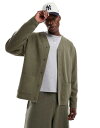 【送料無料】 エイソス メンズ カーディガン アウター ASOS DESIGN oversized jersey cardigan in khaki SMOKE...