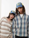 【送料無料】 コルージョン レディース 帽子 アクセサリー COLLUSION Unisex cap with embroidery in blue BLUE