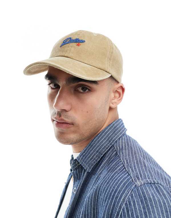 【送料無料】 エイソス メンズ 帽子 アクセサリー ASOS DESIGN baseball cap with graphic in khaki Khaki