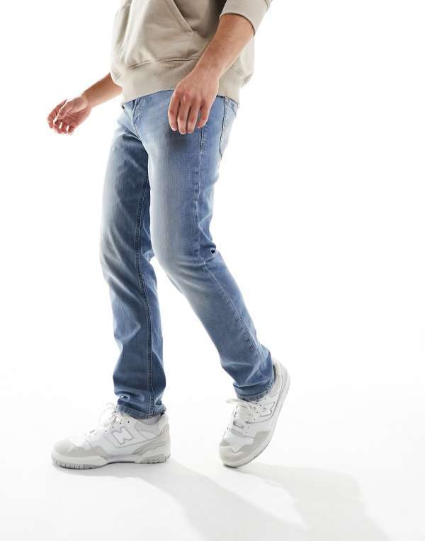ジャック アンド ジョーンズ メンズ ボトムス デニムパンツ デニム ジーンズ Jack & Jones Glenn slim leg jeans in light wash denim Blue denim デニム