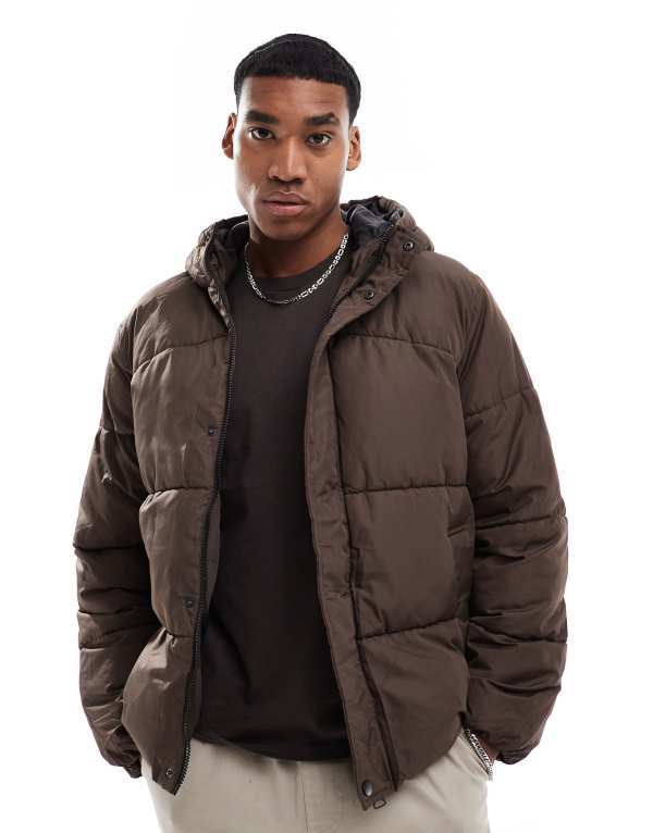 【送料無料】 オンリーアンドサンズ メンズ コート アウター ONLY & SONS oversized hooded puffer jacket in brown Hot fudge