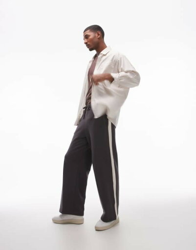 【送料無料】 トップマン メンズ カジュアルパンツ ボトムス Topman baggy leg sweatpants with contrast side stripe in charcoal CHARCOAL 【送料無料】 トップマン メンズ カジュアルパンツ ボトムス Topman baggy leg sweatpants with contrast side stripe in charcoal CHARCOAL