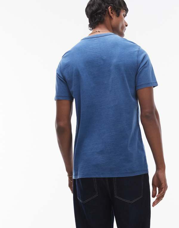 【送料無料】 リーバイス メンズ Tシャツ トップス Levi's original batwing logo t-shirt in navy navy