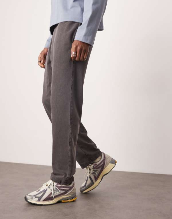 【送料無料】 エイソス メンズ カジュアルパンツ ボトムス ASOS DESIGN straight leg sweatpants in washed gray Charcoal Art