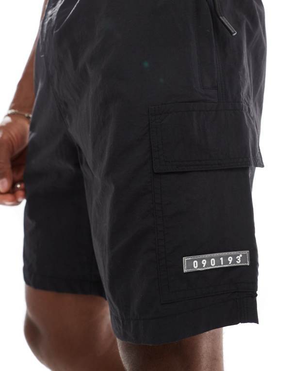 【送料無料】 リバーアイランド メンズ ハーフパンツ・ショーツ 水着 River Island cargo swim shorts in black Black