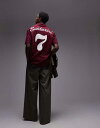 【送料無料】 トップマン メンズ ポロシャツ トップス Topman premium oversized fit polo shirt with front and back Santorini print and embroidery in burgundy Burgundy(4)