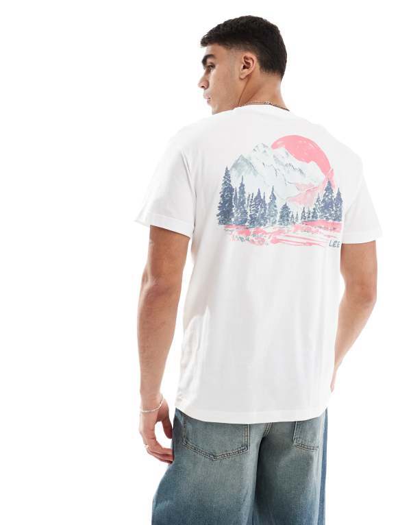 ̵ ꡼  T ȥåץ Lee mountain back print relaxed fit T-shirt in...