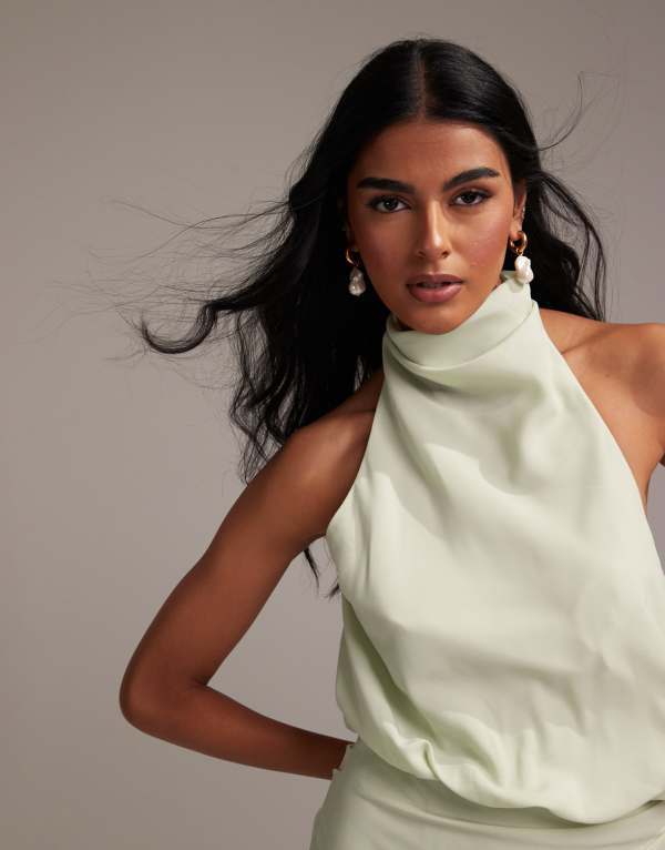 【送料無料】 エイソス レディース ワンピース トップス ASOS DESIGN draped halter column crepe maxi dress in light green LIGHT GREEN