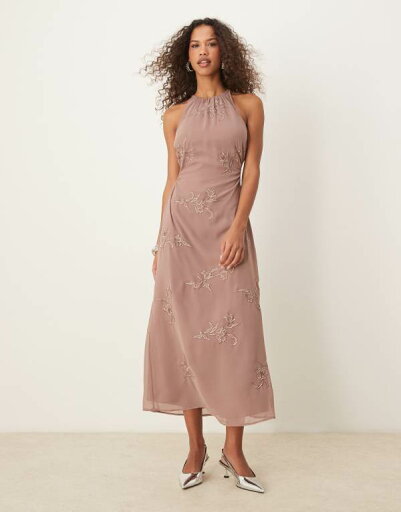 【送料無料】 エイソス レディース ワンピース トップス ASOS DESIGN all over floral embroidered halter maxi dress with open back in mink Mink 【送料無料】 エイソス レディース ワンピース トップス ASOS DESIGN all over floral embroidered halter maxi dress with open back in mink Mink