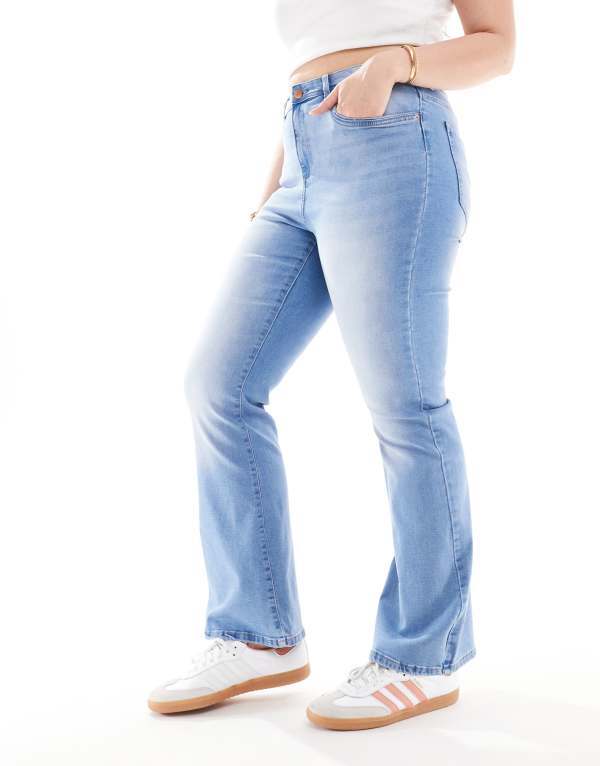 【送料無料】 オンリーカーブ レディース デニムパンツ ボトムス ONLY Curve Sally high waisted flare jeans in bleached light blue Light blue denim