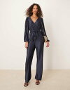 【送料無料】 ヴィラ レディース ジャンプスーツ トップス VILA plisse wrap front jumpsuit in navy Navy Blaze...