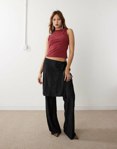 【送料無料】 ウィークデイ レディース カジュアルパンツ ボトムス Weekday Naomi mix & match low waist burnout semi sheer pants in black Black 【送料無料】 ウィークデイ レディース カジュアルパンツ ボトムス Weekday Naomi mix & match low waist burnout semi sheer pants in black Black