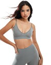 【送料無料】 ヴェロモーダ レディース ブラジャー アンダーウェア Vero Moda seamless deep v bra top in sage gree...