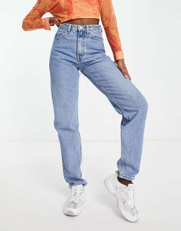 【送料無料】 ウィークデイ レディース デニムパンツ ジーンズ ボトムス Weekday Lash extra high waist mom jeans in hanson blue Blue