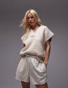 【送料無料】 トップショップ レディース ベスト トップス Topshop knit V-neck relaxed fluffy ribbed tank top...