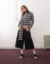 【送料無料】 コルージョン レディース ニット・セーター アウター COLLUSION fitted cardigan in fluffy monochrome...