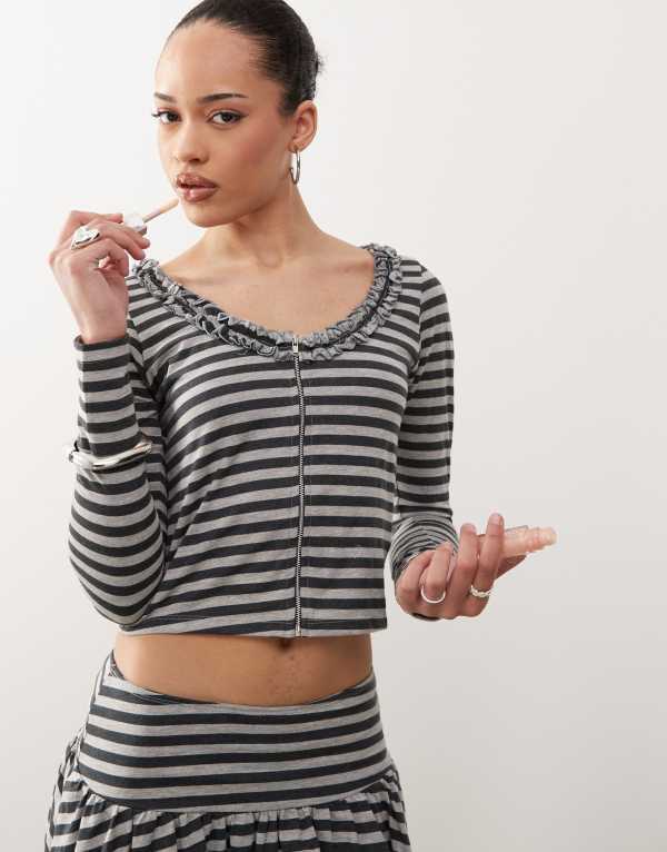 【送料無料】 モーテル レディース カーディガン アウター Motel Ethel zip striped cardigan in gray/black STRIPE GRAY BLACK
