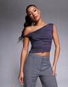 【送料無料】 エイソス レディース タンクトップ トップス ASOS DESIGN slinky twisted off the shoulder asymmetric top in slate gray Slate