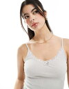 【送料無料】 プルアンドベアー レディース Tシャツ トップス Pull&Bear lace trim ribbed cami top in pale gray...