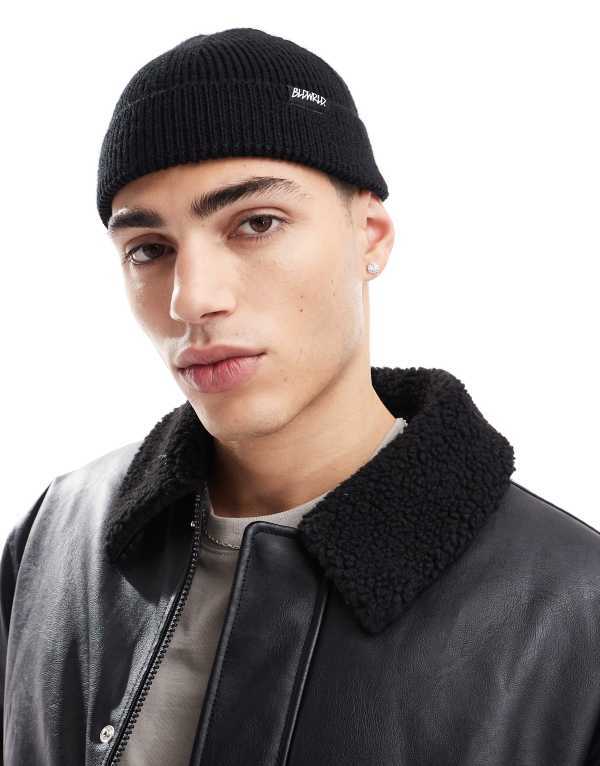 【送料無料】 ベルシュカ メンズ 帽子 アクセサリー Bershka Beanie In Black Black